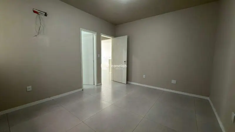 Casa à venda no Camobi: 