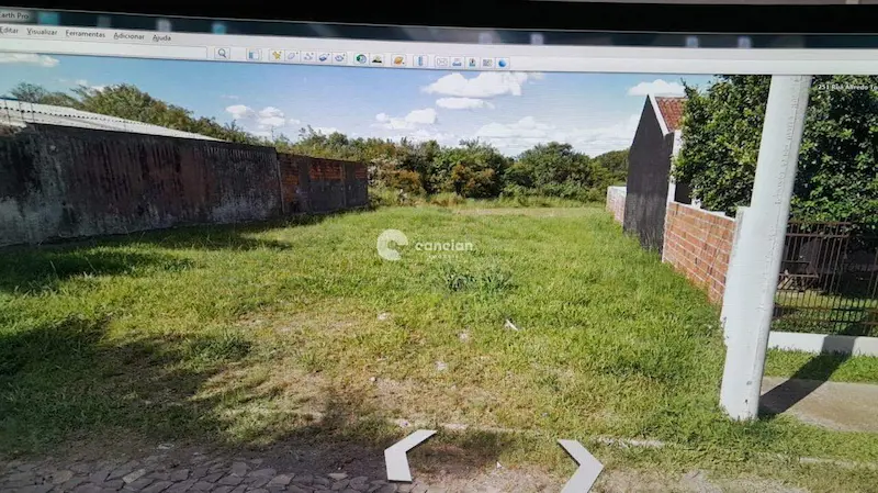 Terreno à venda no Camobi: 