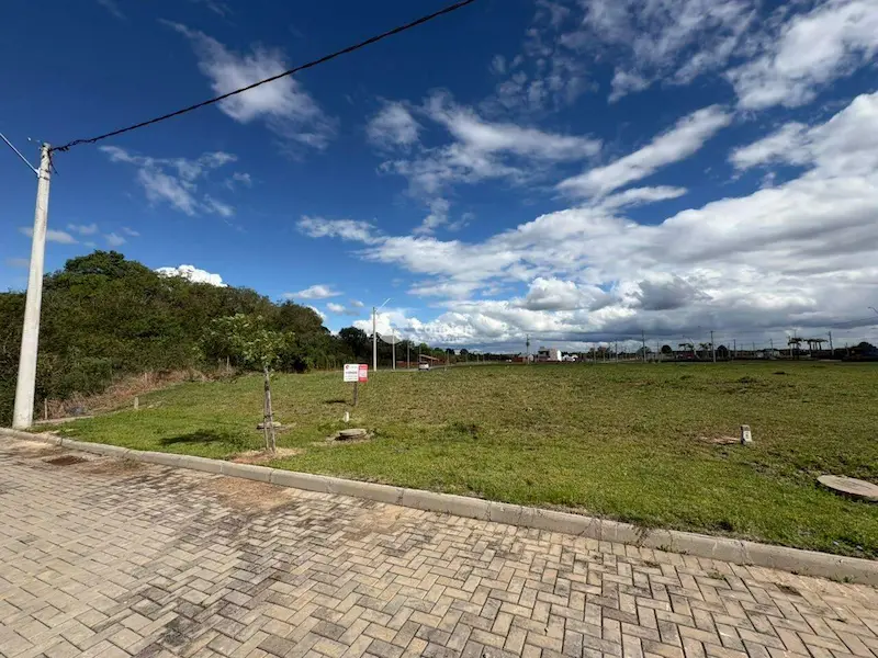 Terreno à venda no Camobi: 