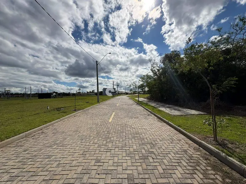 Terreno à venda no Camobi: 