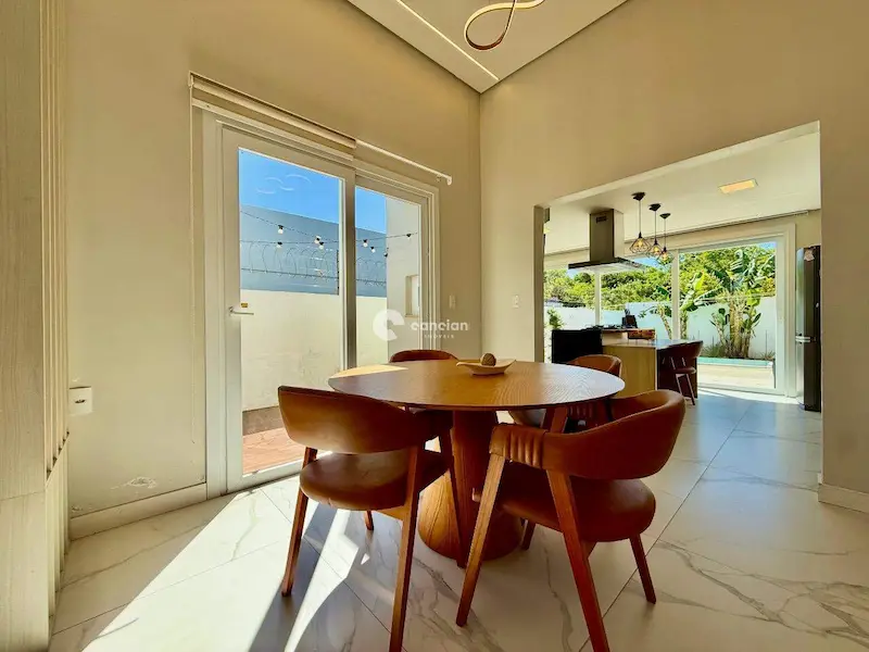 Casa à venda no Tomazetti: 