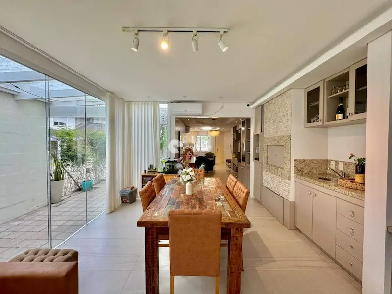 Casa de Condomínio à venda no São José: 