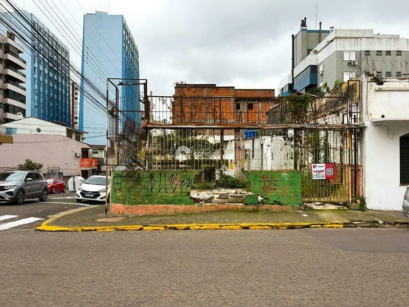 Terreno à venda no Centro: 